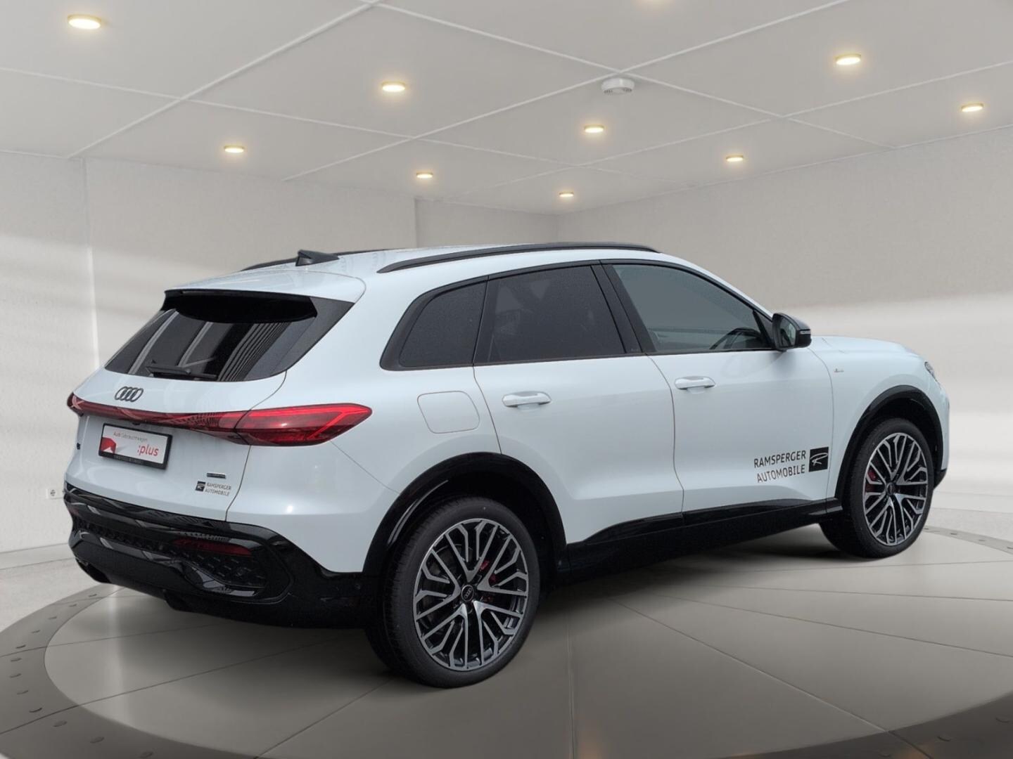 Bild über Audi Q5 SUV TDI quattro 150 kW S tronic - für weitere Informationen kontaktieren Sie den Audi Partner