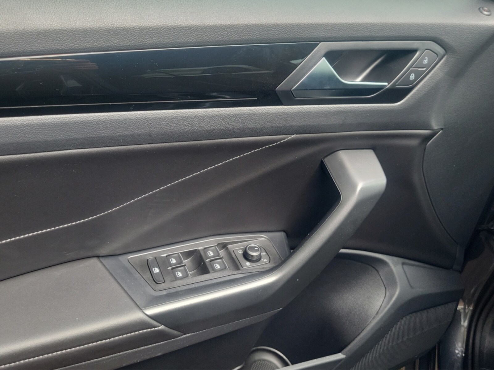 Volkswagen T-Roc – Bild 9