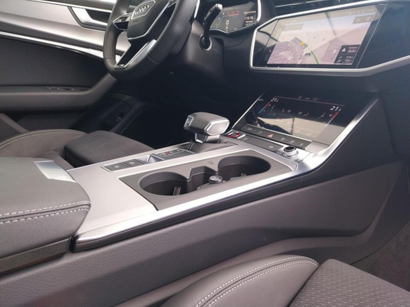 Bild über Audi S6 Avant TDI quattro tiptronic - für weitere Informationen kontaktieren Sie den Audi Partner