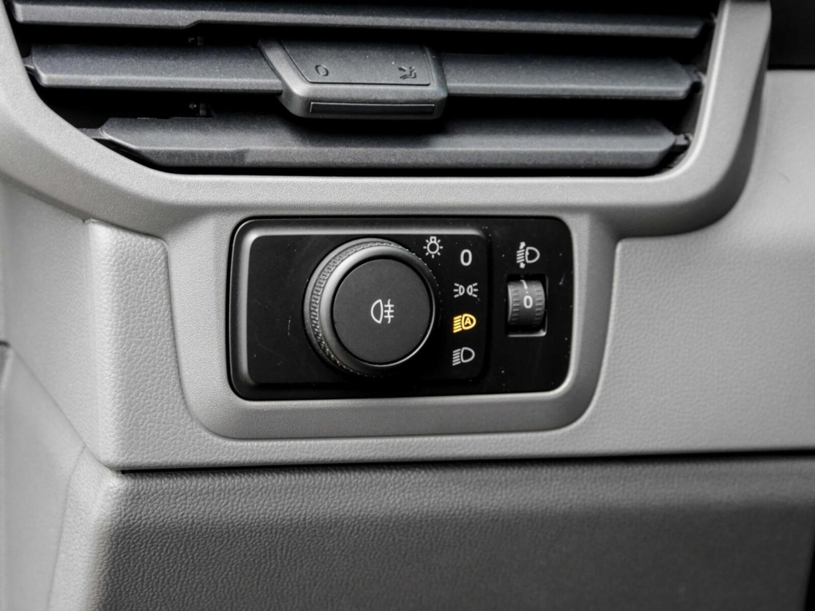 Volkswagen Transporter Kasten kurzer Radstand – Bild 13