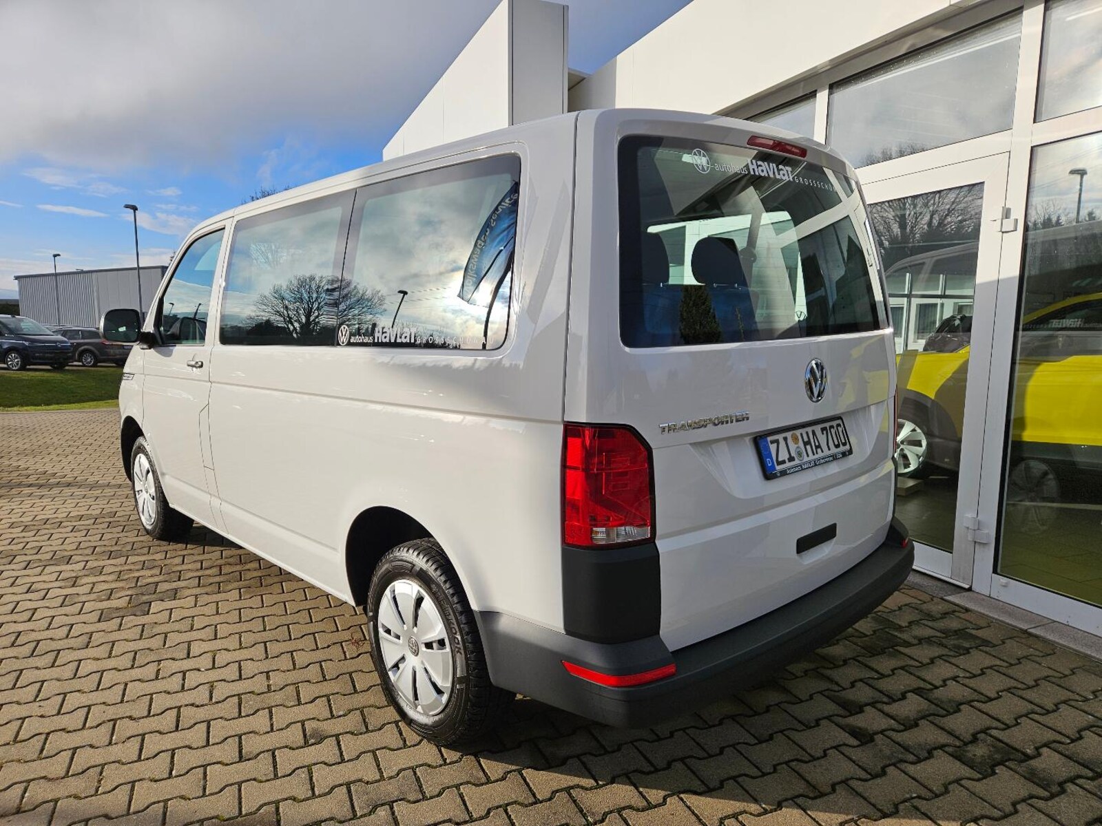 Volkswagen T6.1 Transporter Kombi kurzer Radstand – Bild 5