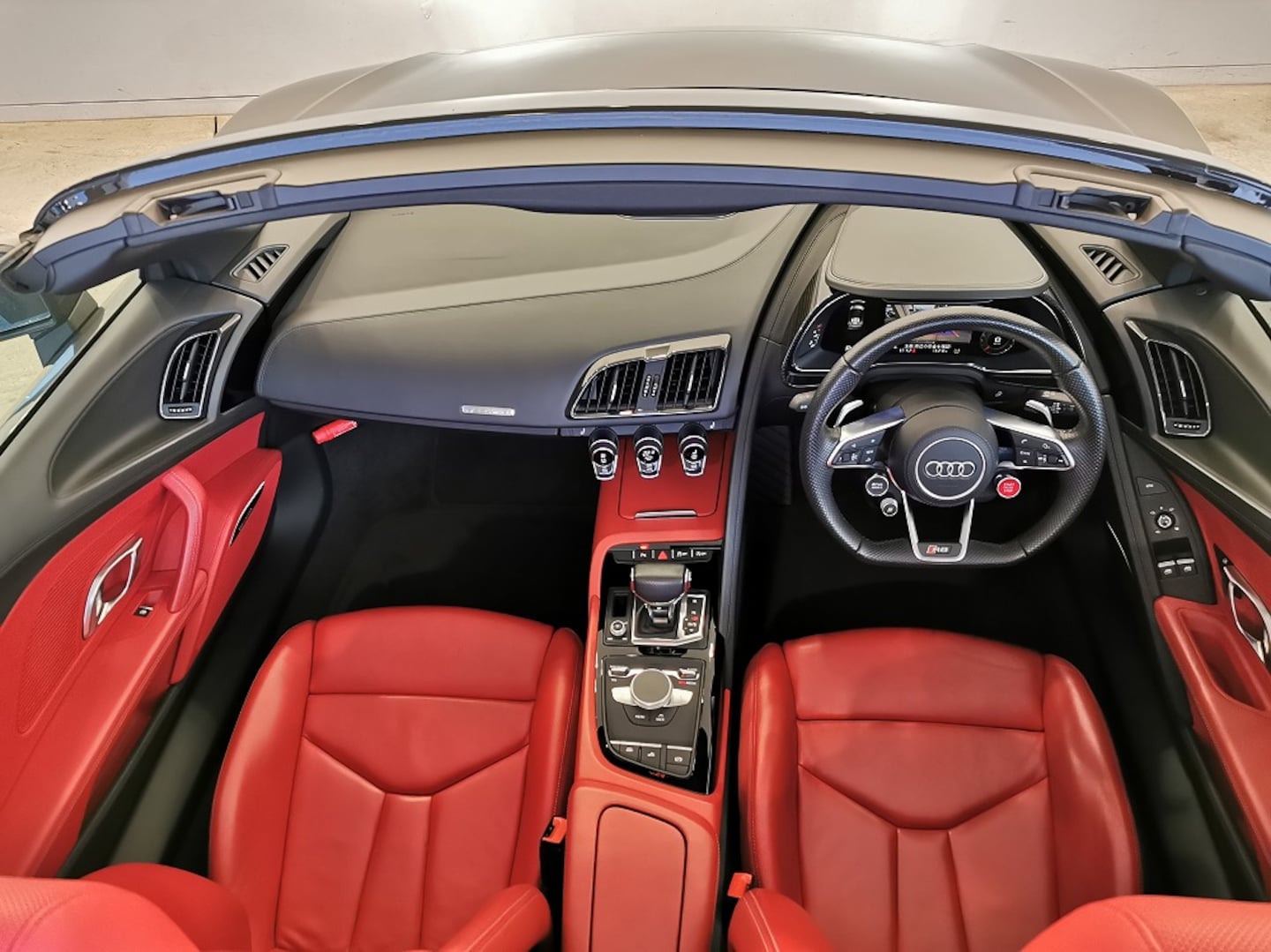 Audi R8 Spyder R8 Spyder V10 performance 5.2 FSI quattro S tronic for more details contact your dealer