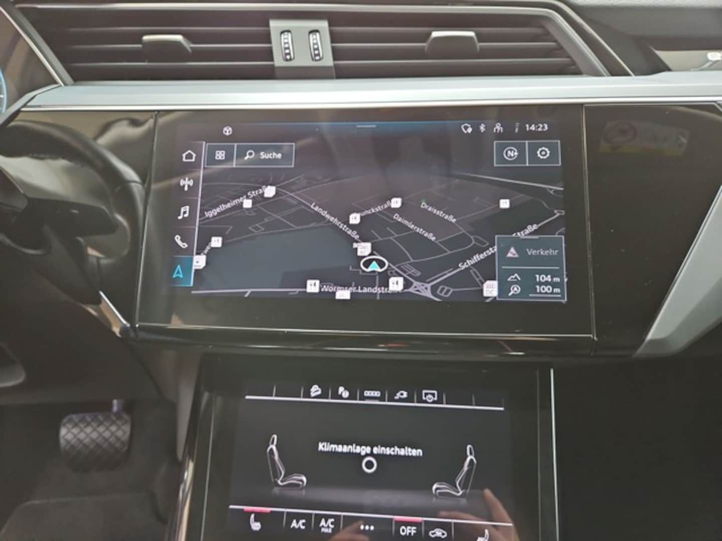 Bild über Audi e-tron advanced 55 quattro - für weitere Informationen kontaktieren Sie den Audi Partner
