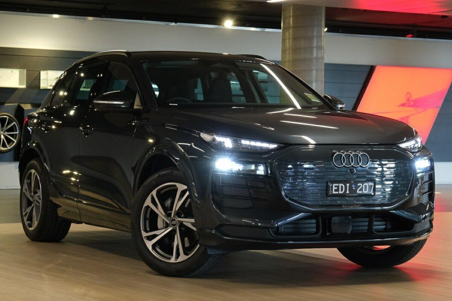 Image about Audi Q6 SUV e-tron e-tron