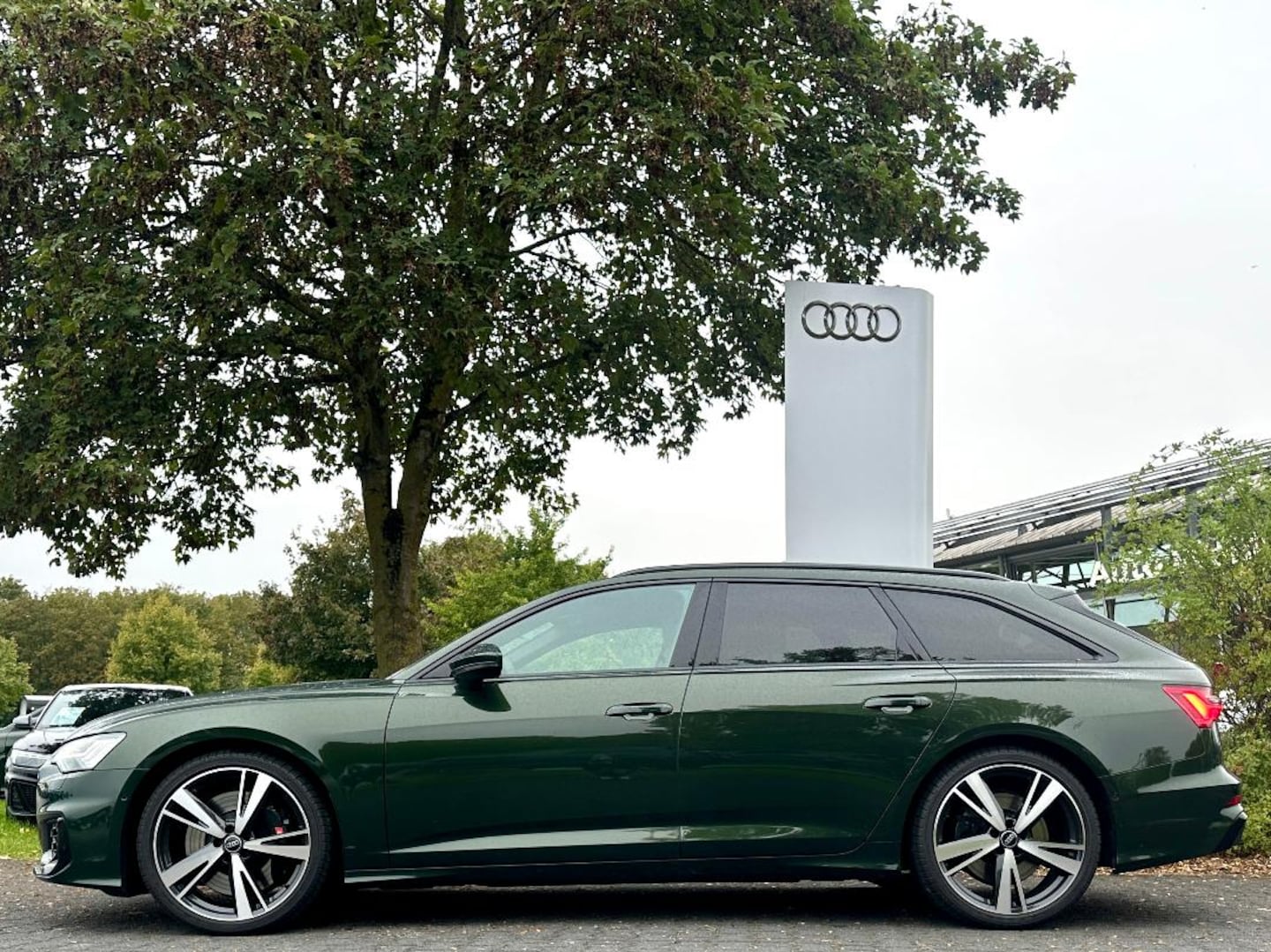 Bild über Audi S6 Avant TDI quattro tiptronic - für weitere Informationen kontaktieren Sie den Audi Partner