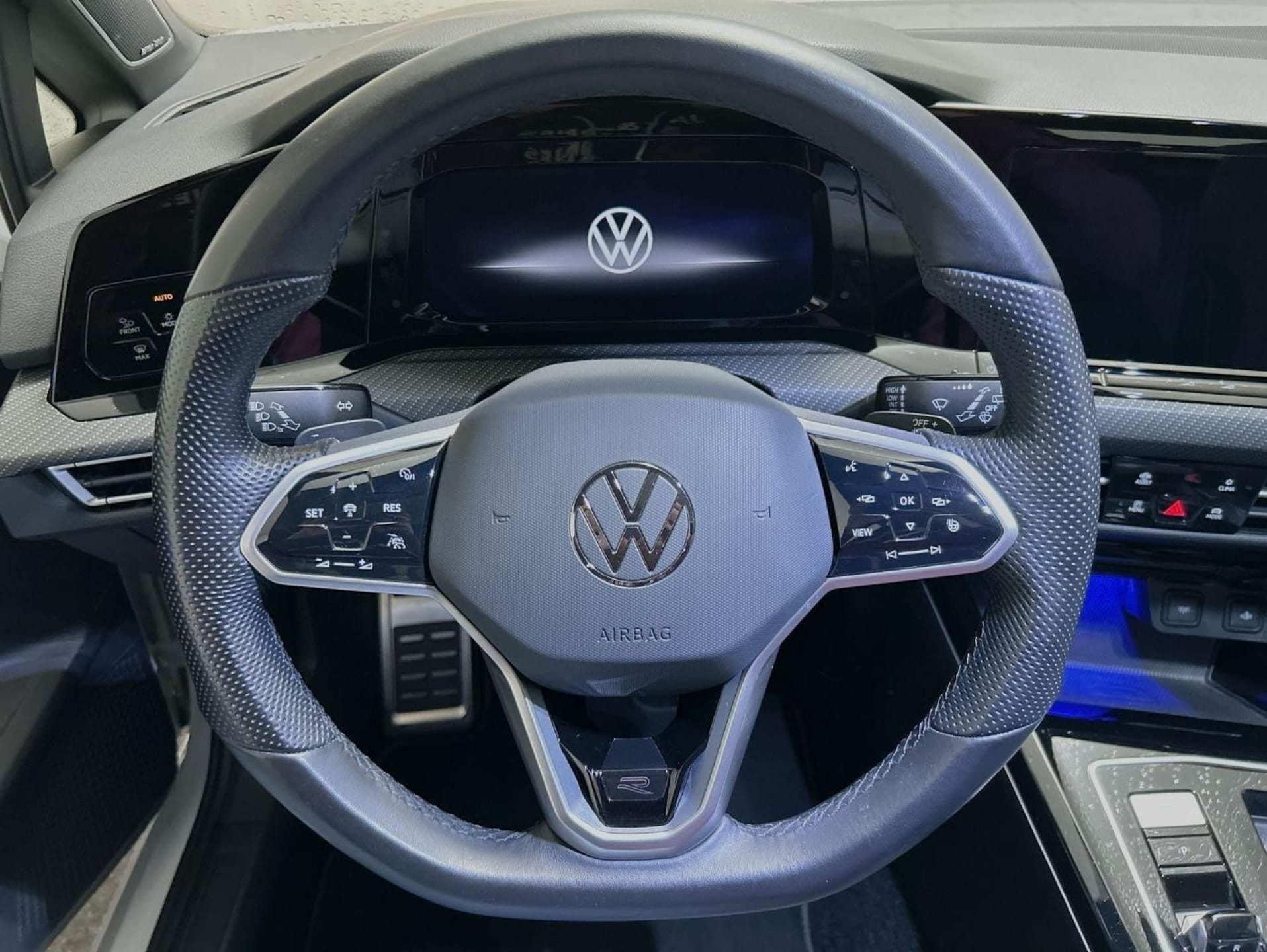 Volkswagen Golf R-Line