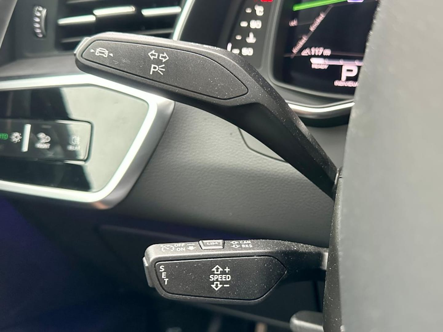 Bild über Audi S6 Avant TDI quattro tiptronic - für weitere Informationen kontaktieren Sie den Audi Partner