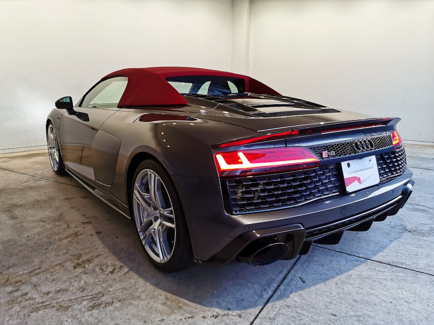 Audi R8 Spyder R8 Spyder V10 performance 5.2 FSI quattro S tronic for more details contact your dealer