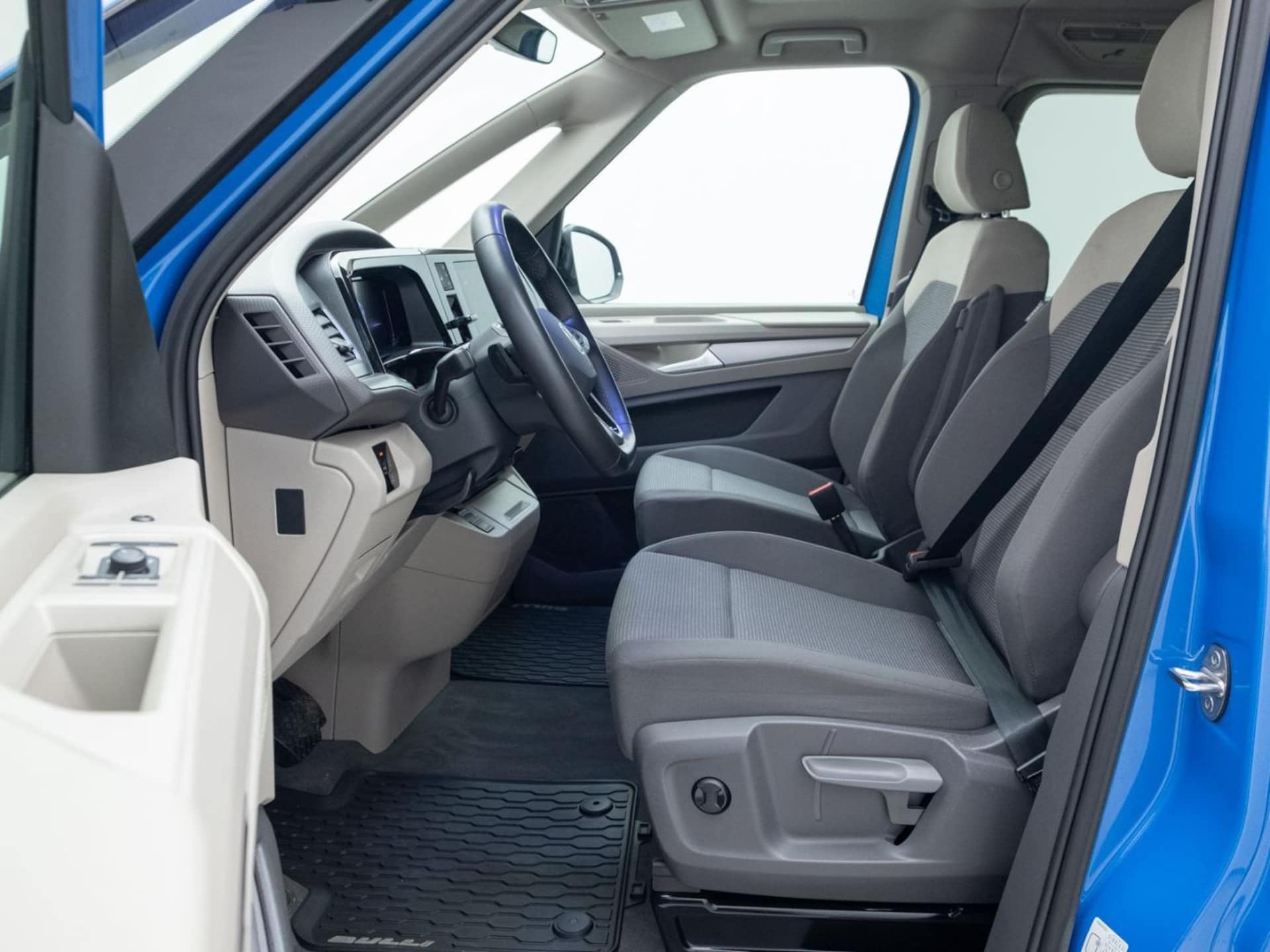 Volkswagen Multivan Langversion Basis-Modell