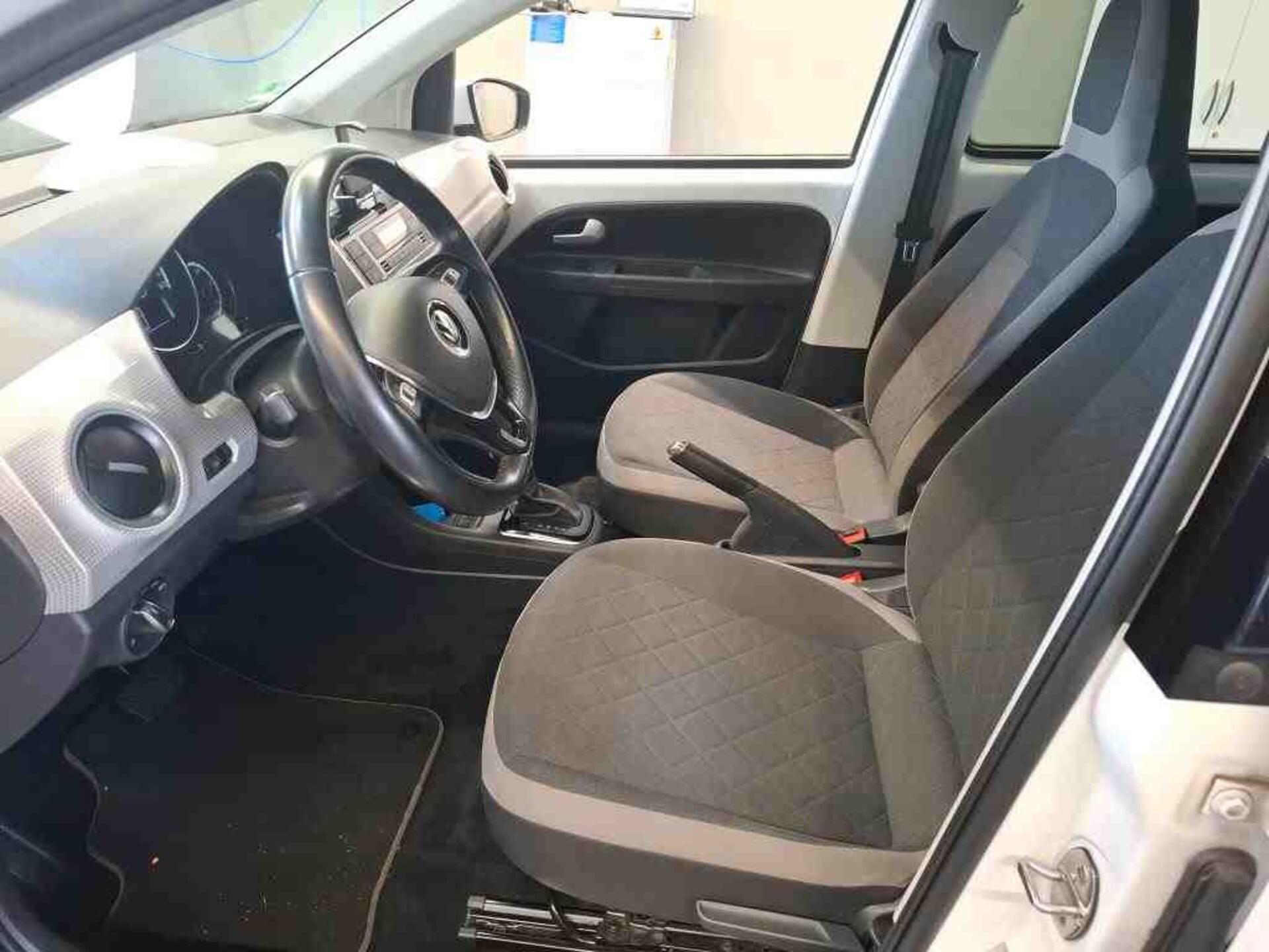 Volkswagen e-up! Style "Plus"