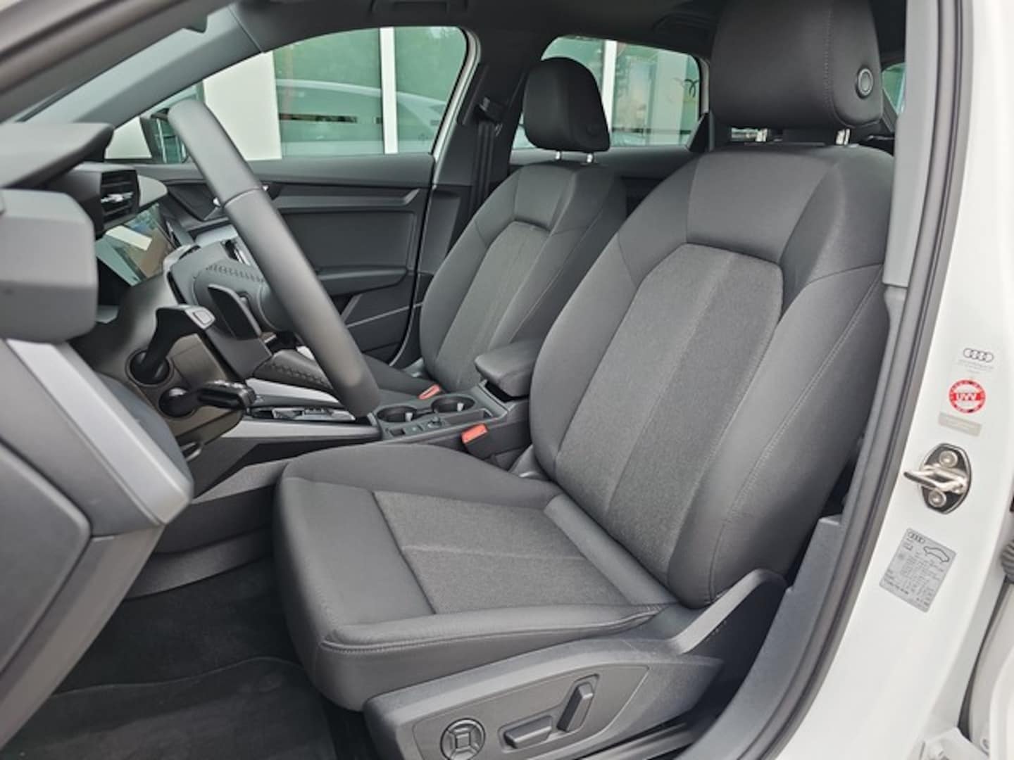 Bild über Audi A3 Sportback 30 TFSI S tronic - für weitere Informationen kontaktieren Sie den Audi Partner