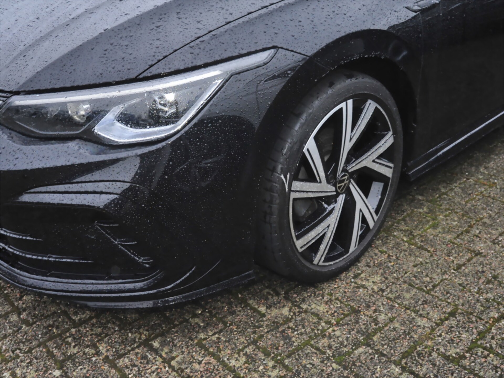 Volkswagen Golf R-Line
