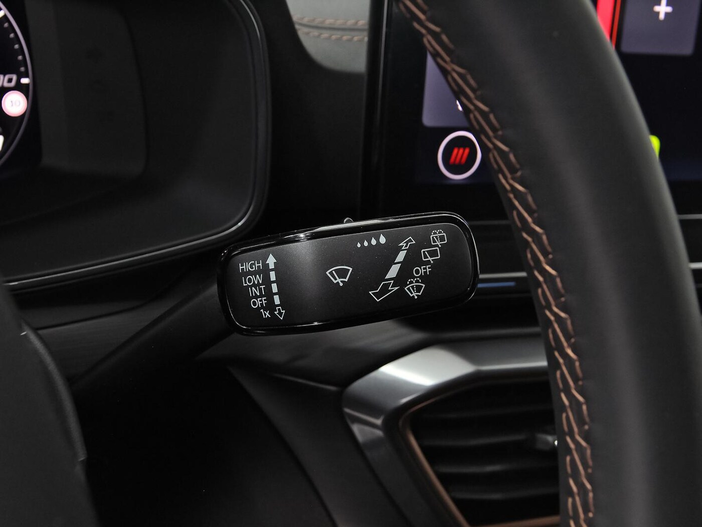CUPRA Leon León 1.5 eTSI DSG 110 kW (150 CV) — photo 16