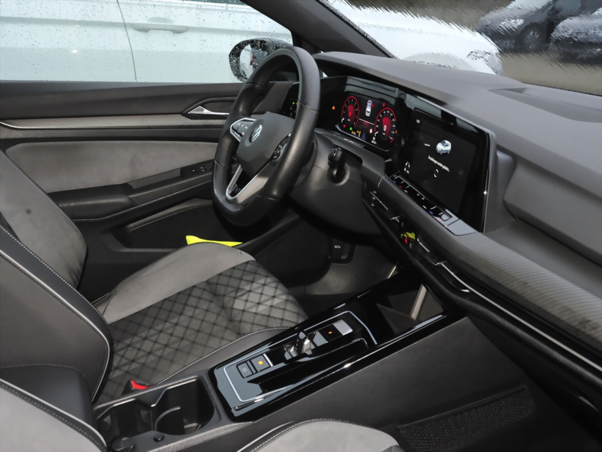 Volkswagen Golf R-Line