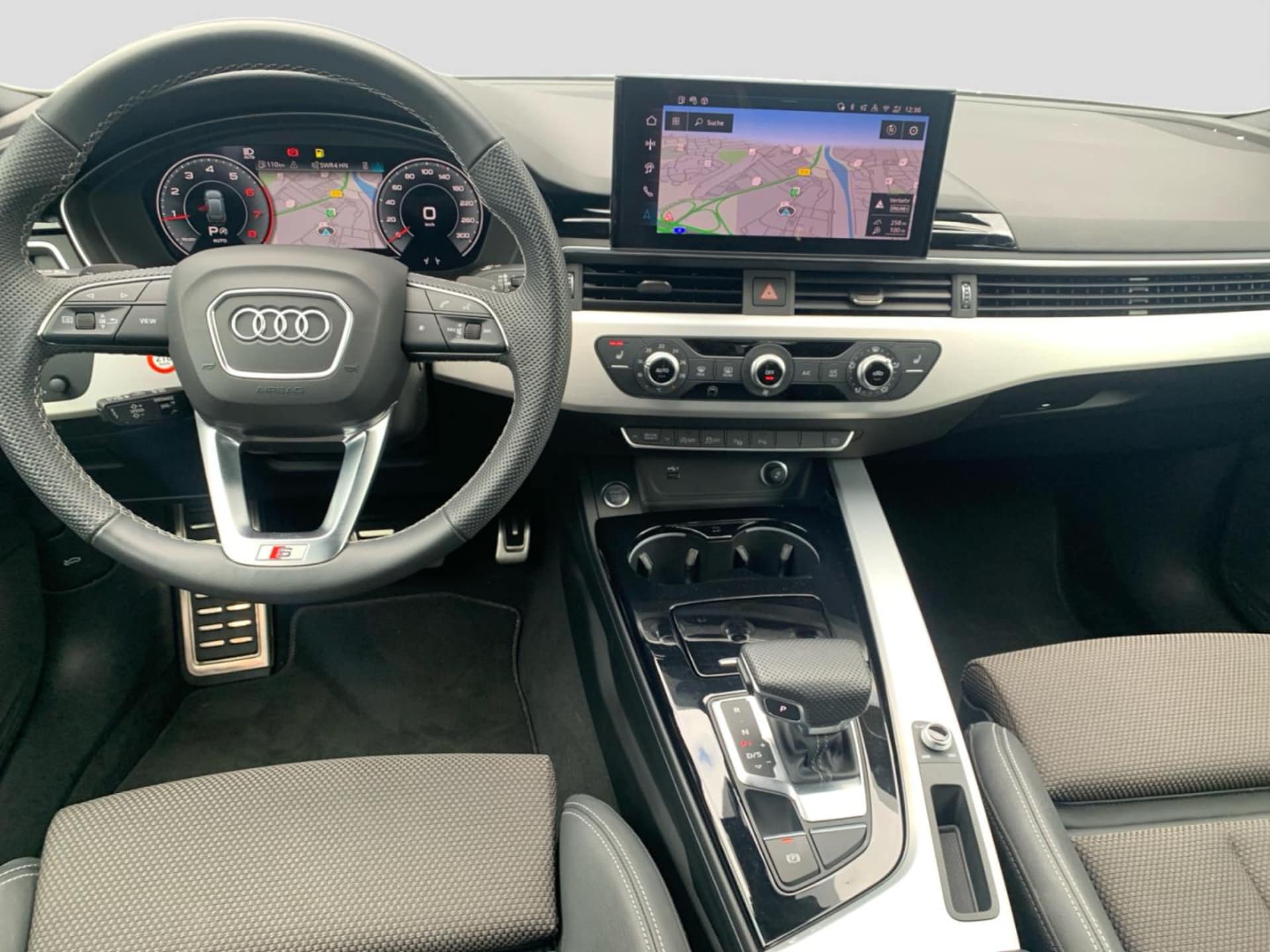 Audi A4 Avant S line