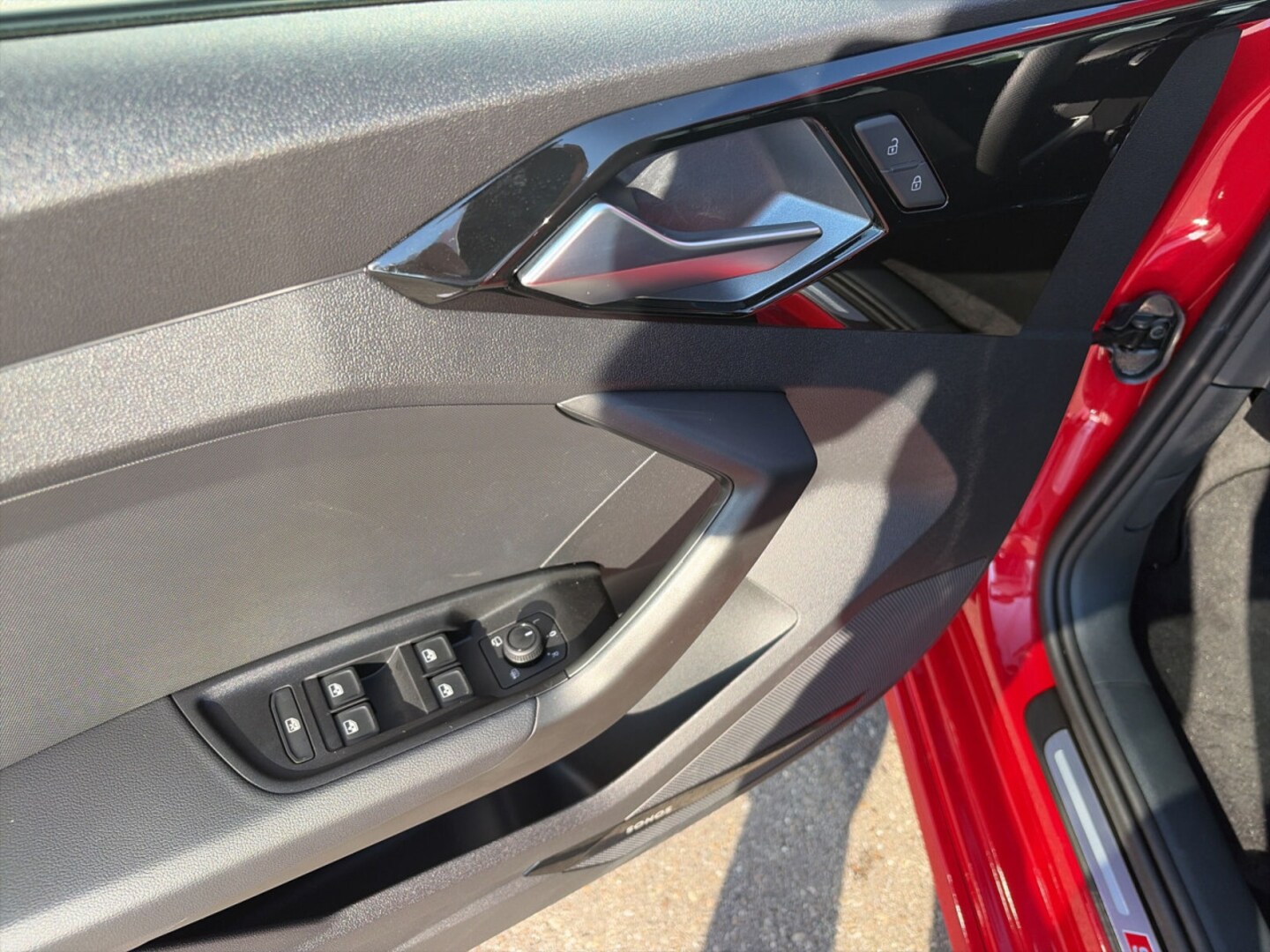 Bild über Audi A1 Sportback S line 40 TFSI S tronic - für weitere Informationen kontaktieren Sie den Audi Partner