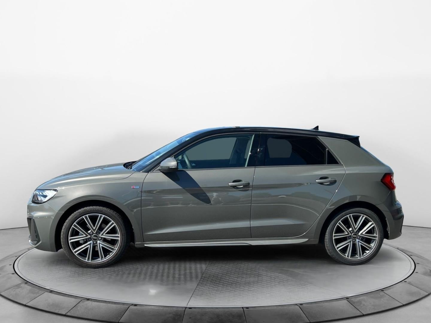 Bild über Audi A1 Sportback S line 30 TFSI Schaltgetriebe - für weitere Informationen kontaktieren Sie den Audi Partner
