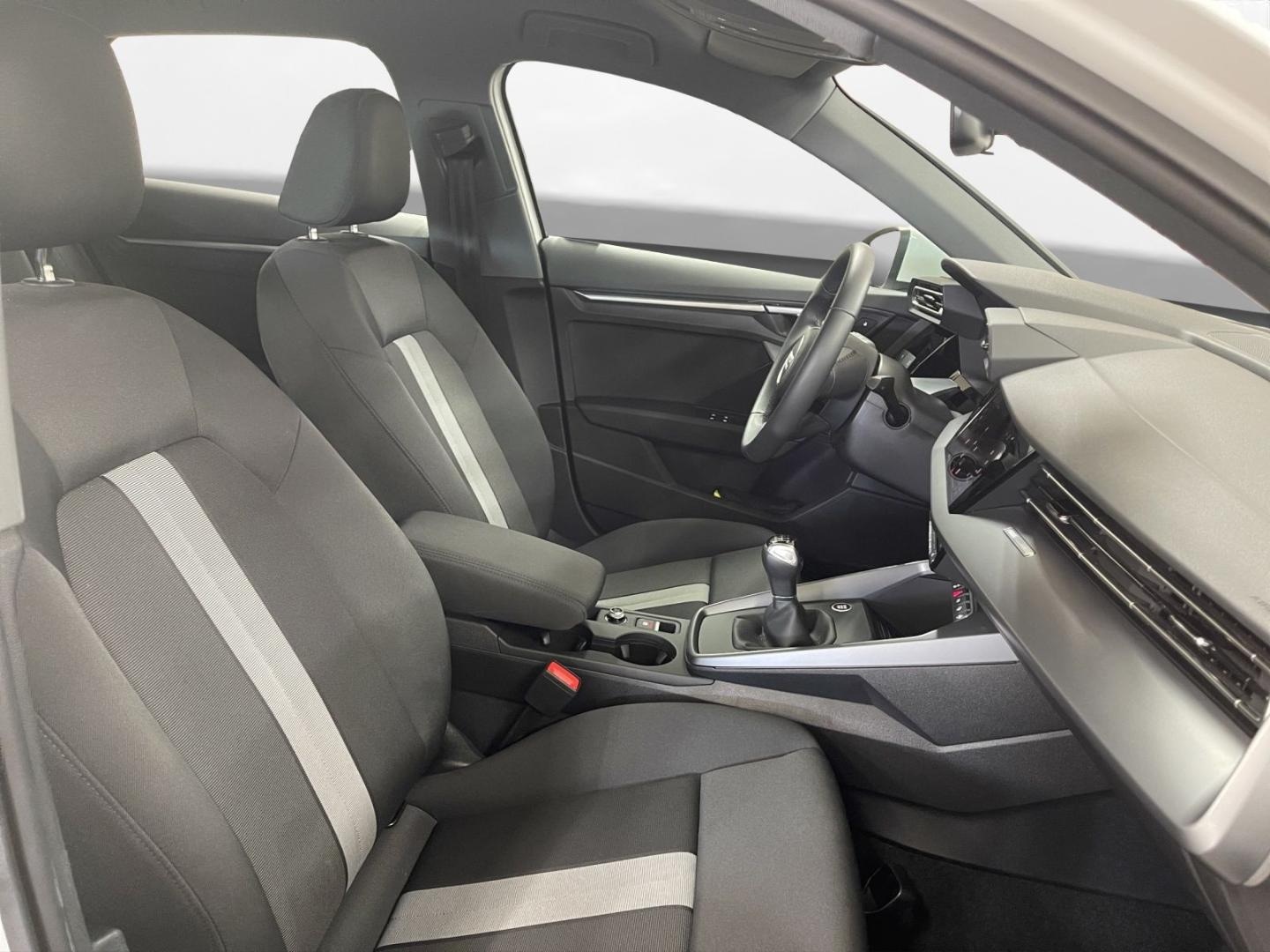 Bild über Audi A3 Sportback advanced 30 TDI Schaltgetriebe - für weitere Informationen kontaktieren Sie den Audi Partner