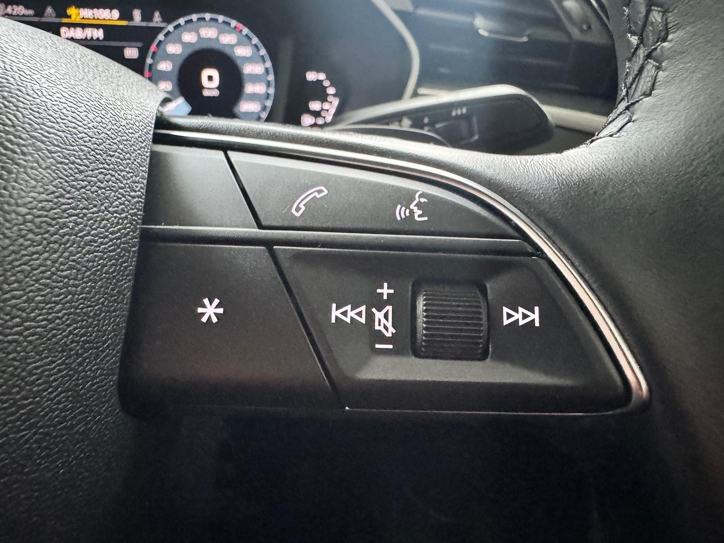 Image about Audi Q3 40 TFSI quattro S tronic