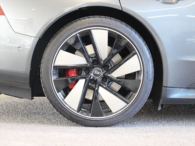 Image about Audi e-tron GT e-tron GT quattro 350,00 kW