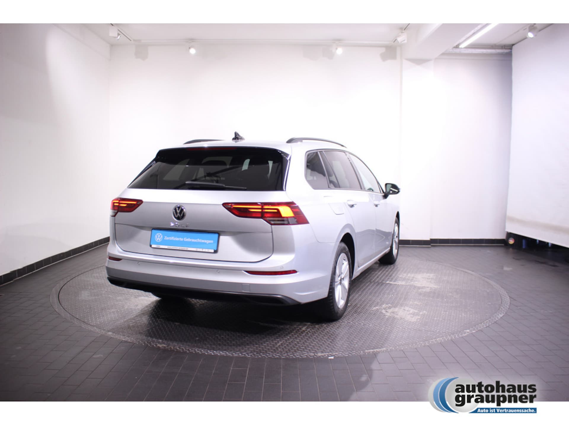 Volkswagen Golf Variant Life