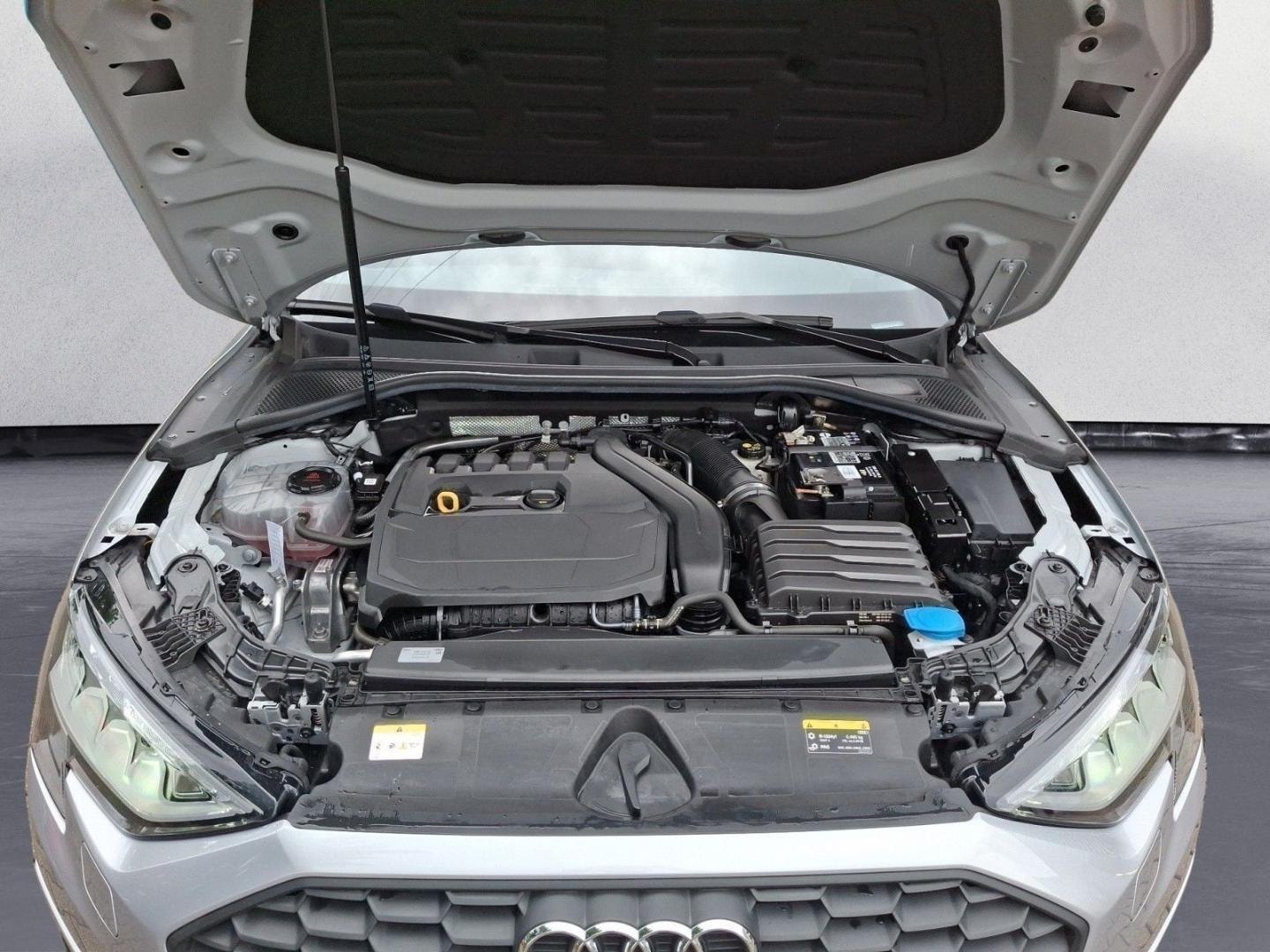Bild über Audi A3 Sportback 35 TFSI Schaltgetriebe - für weitere Informationen kontaktieren Sie den Audi Partner