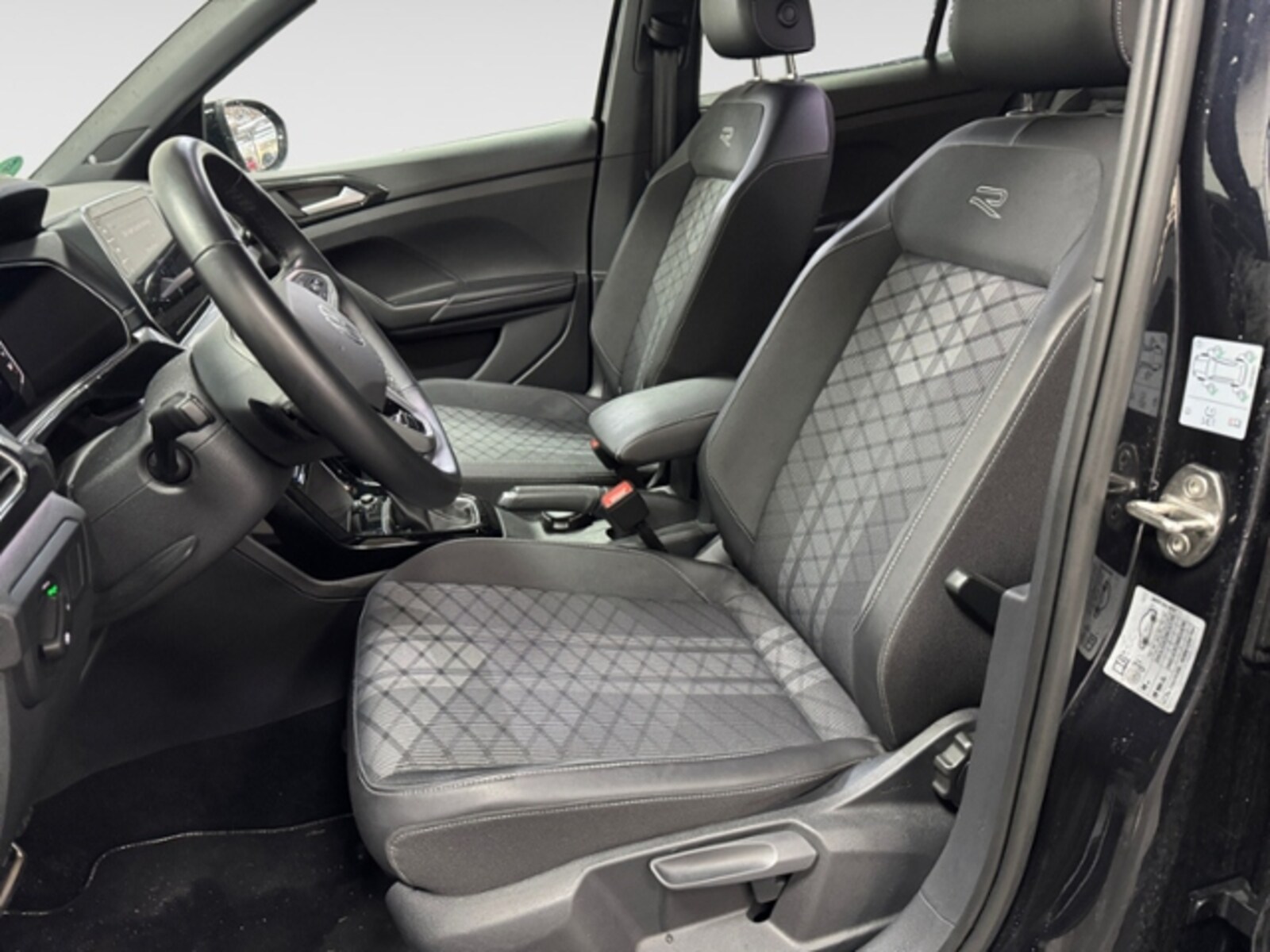 Volkswagen T-Cross – Bild 8