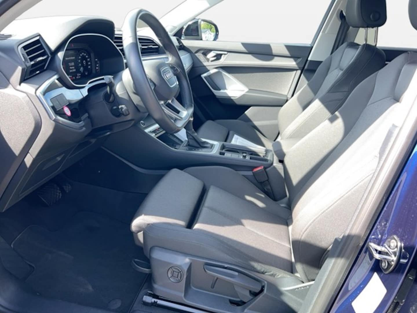 Bild über Audi Q3 advanced 35 TFSI S tronic - für weitere Informationen kontaktieren Sie den Audi Partner