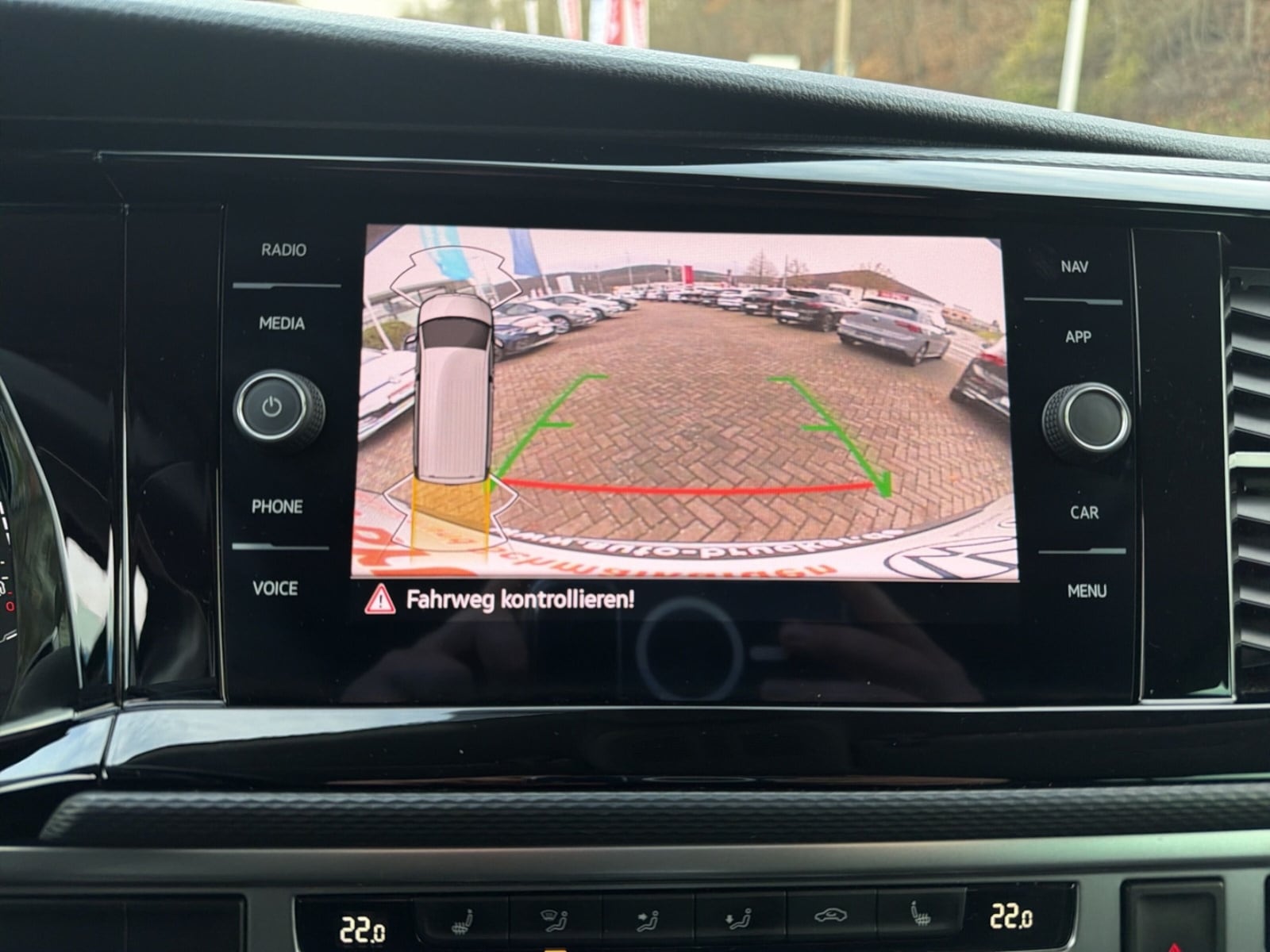 Volkswagen T6.1 Caravelle langer Radstand – Bild 12