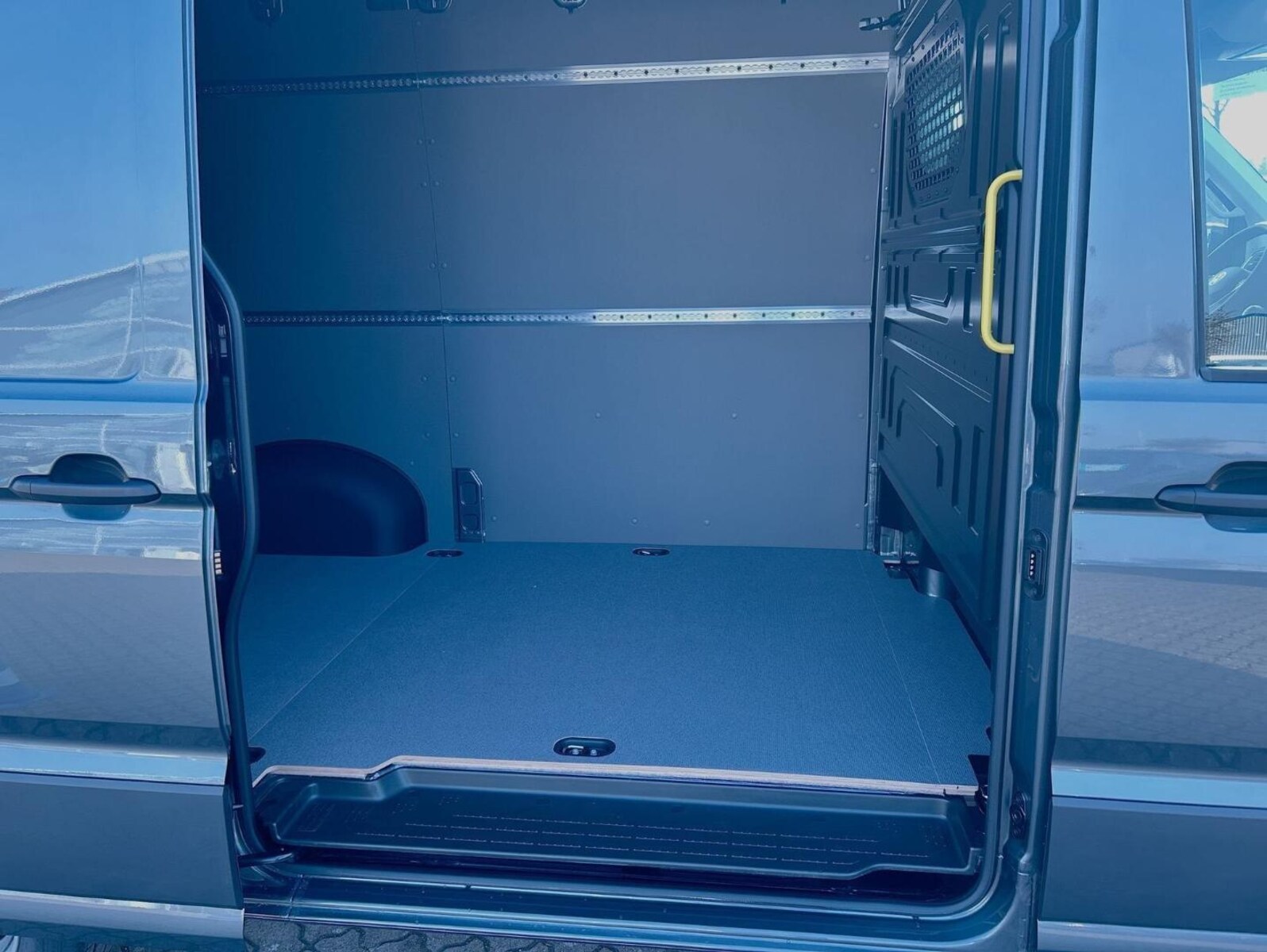 Volkswagen Crafter Kasten mittlerer Radstand – Bild 21