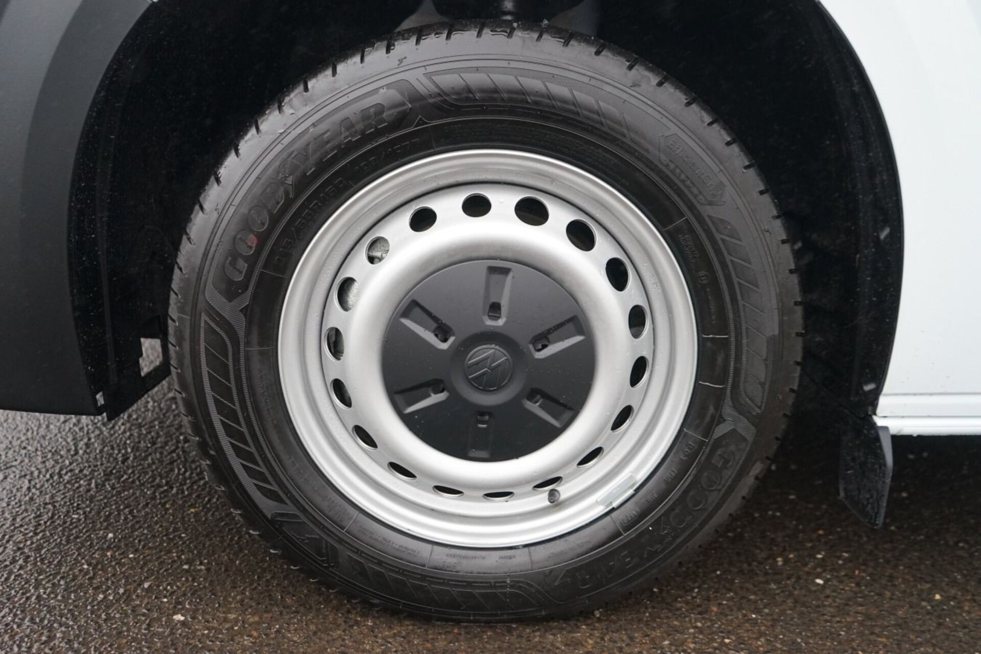 Volkswagen Transporter Kasten langer Radstand
