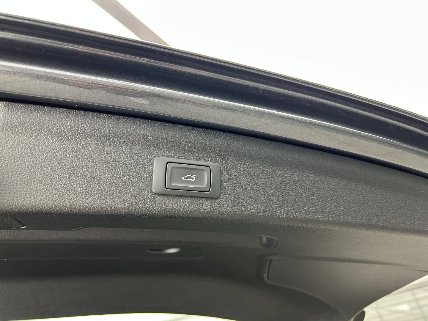 Image about Audi Q3 TFSI e S line 45 TFSI e 180 kW (245 ch) S tronic