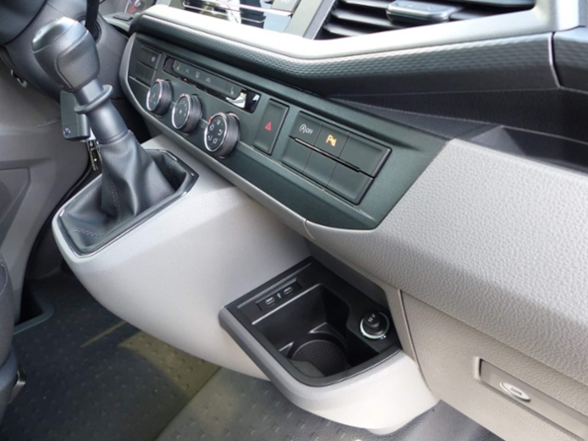 Volkswagen T6.1 Transporter Kombi kurzer Radstand