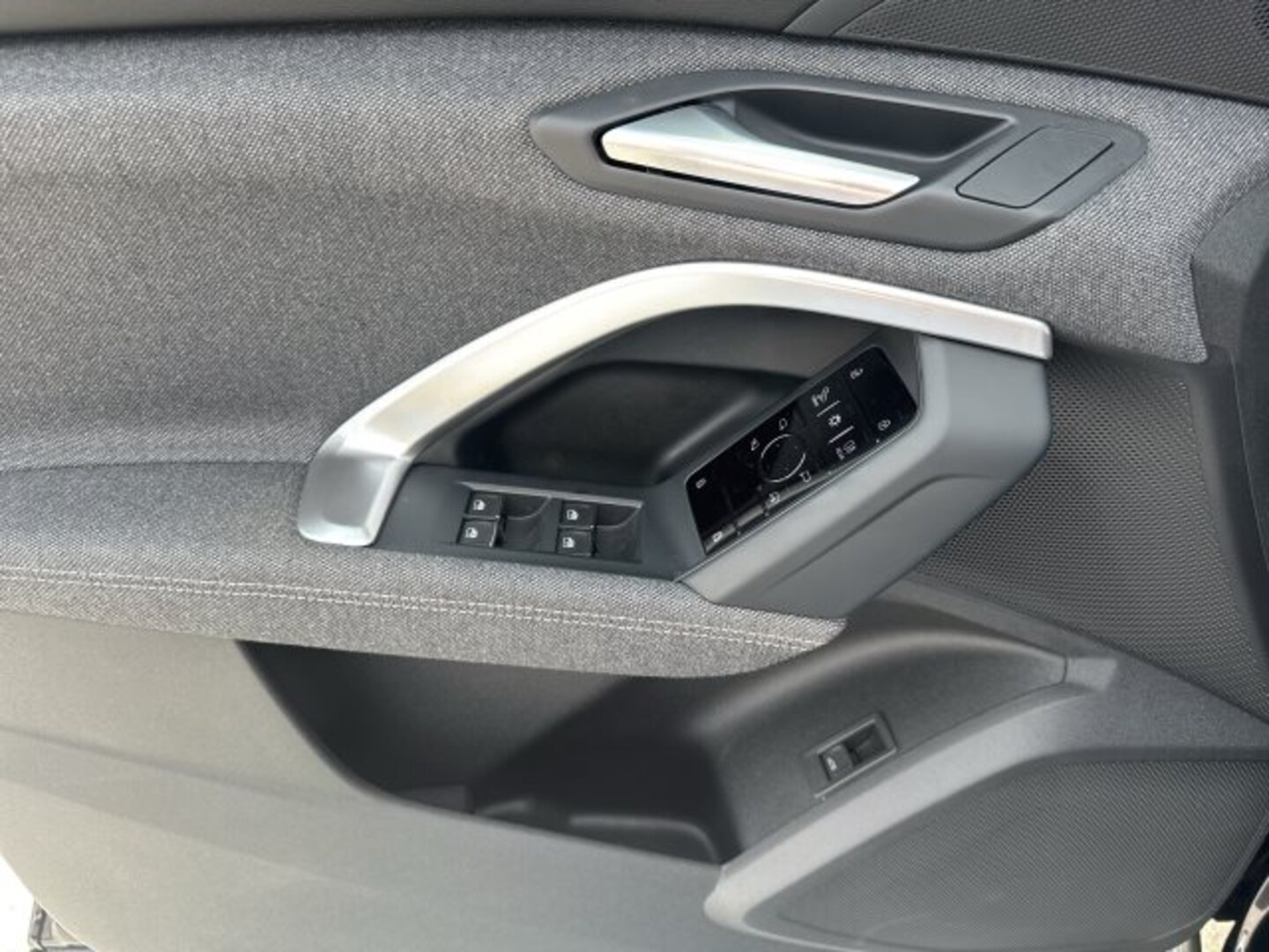 Bild über Audi Q5 SUV TDI quattro 150 kW S tronic - für weitere Informationen kontaktieren Sie den Audi Partner