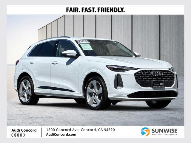 2025 Audi Q5 40 Prestige's photo