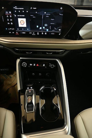 2025 Audi Q5 Premium - Photo 28