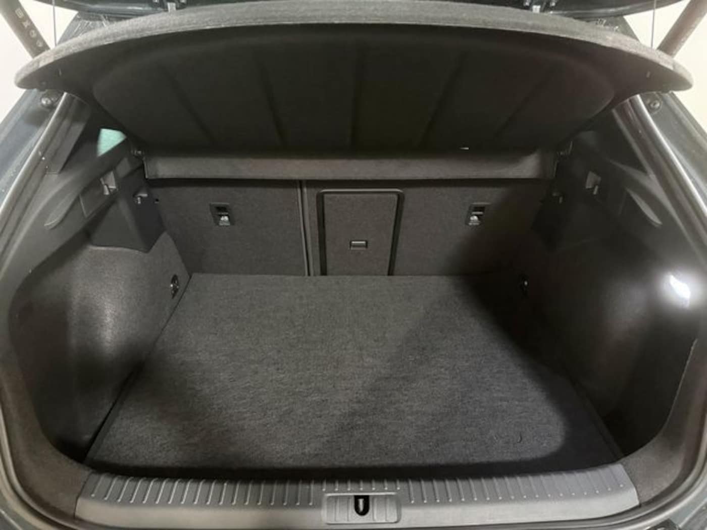CUPRA Formentor 1.5 TSI e-Hybrid DSG 150 kW (204 CV) — photo 8