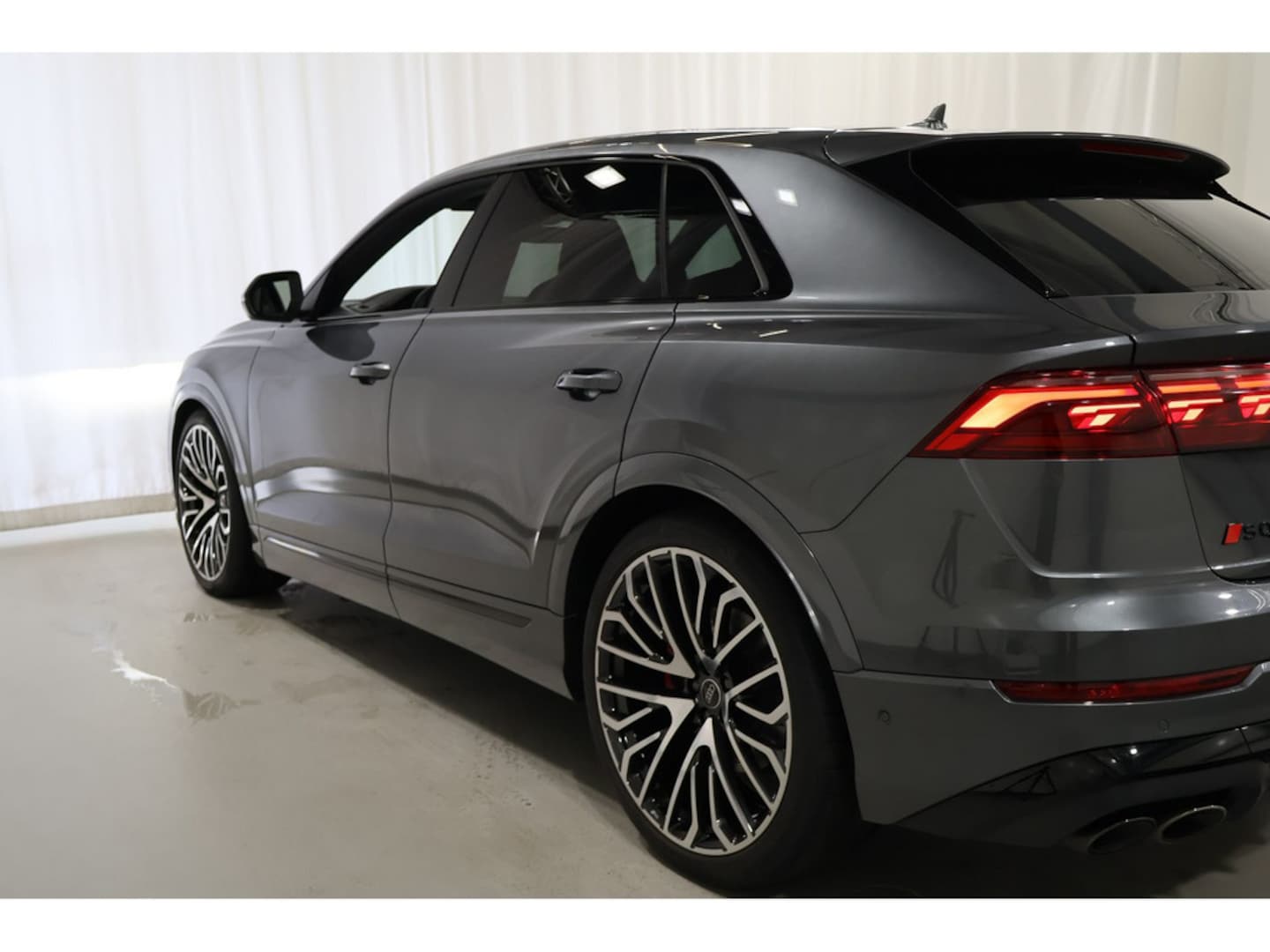 Bild über Audi SQ8 SUV TFSI quattro tiptronic - für weitere Informationen kontaktieren Sie den Audi Partner