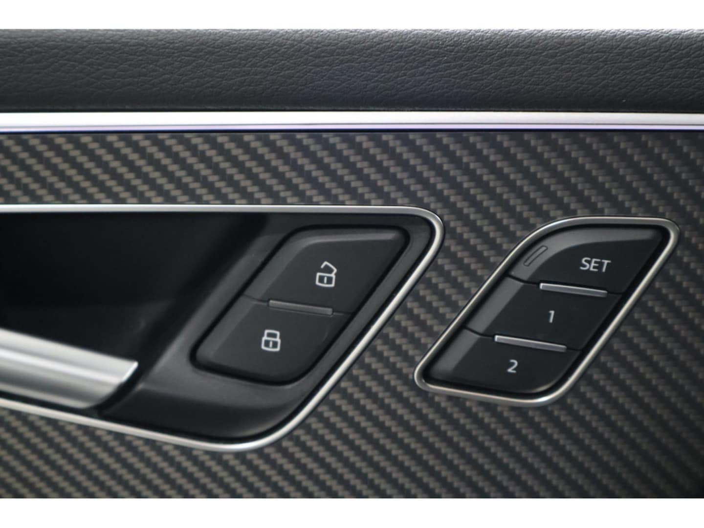 Bild über Audi SQ8 SUV TFSI quattro tiptronic - für weitere Informationen kontaktieren Sie den Audi Partner