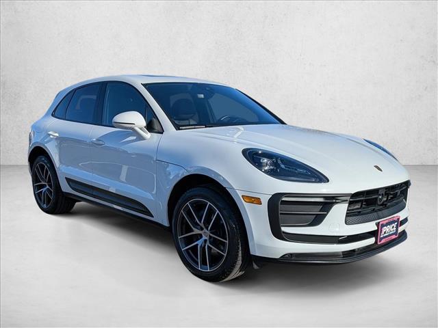 2025 PORSCHE MACAN - Image 3