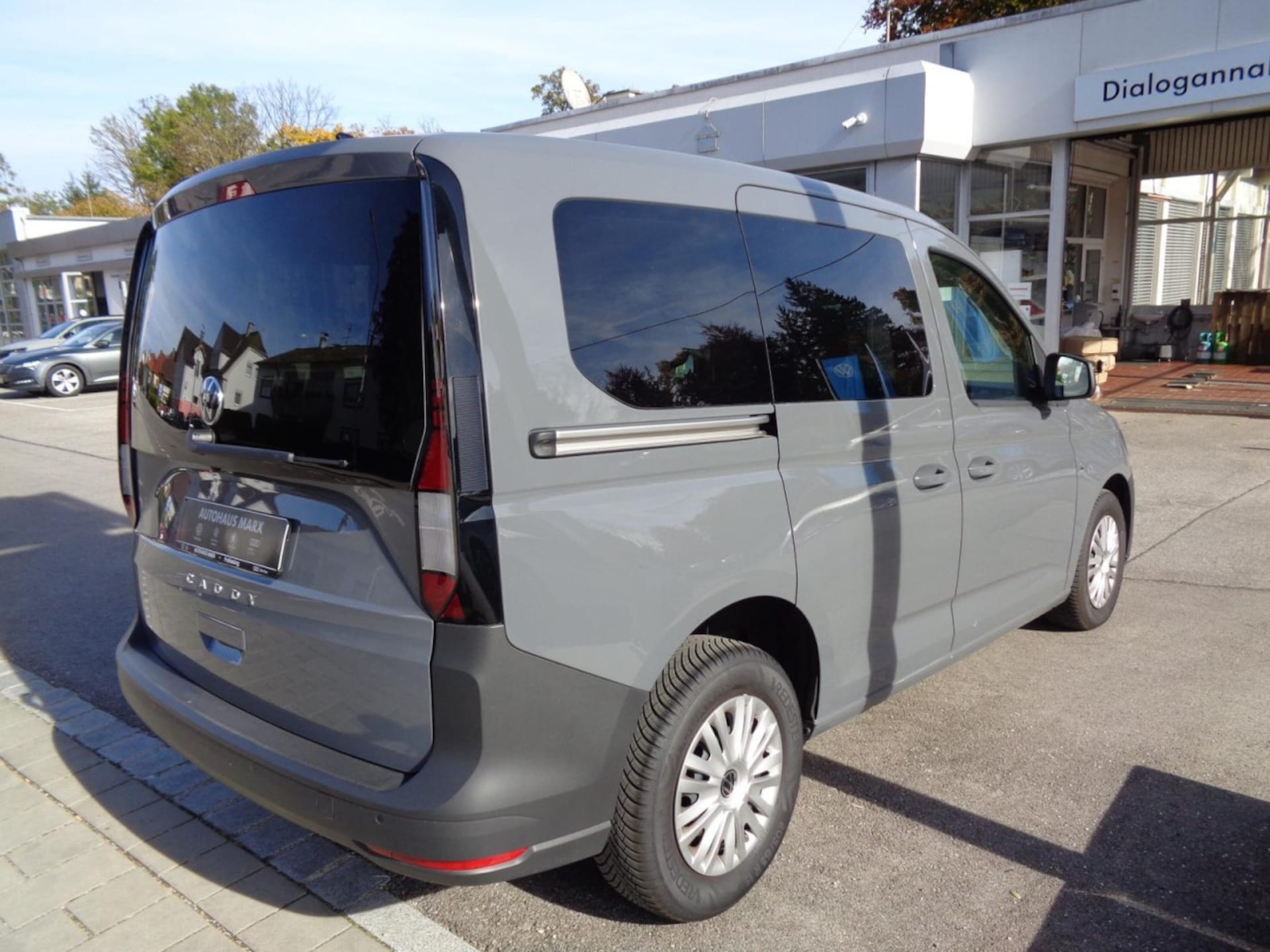 Volkswagen Caddy Basis-Modell