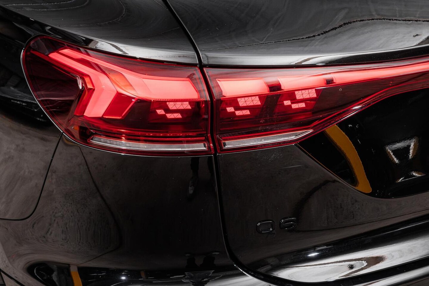 Image about Audi Q6 SUV e-tron e-tron quattro