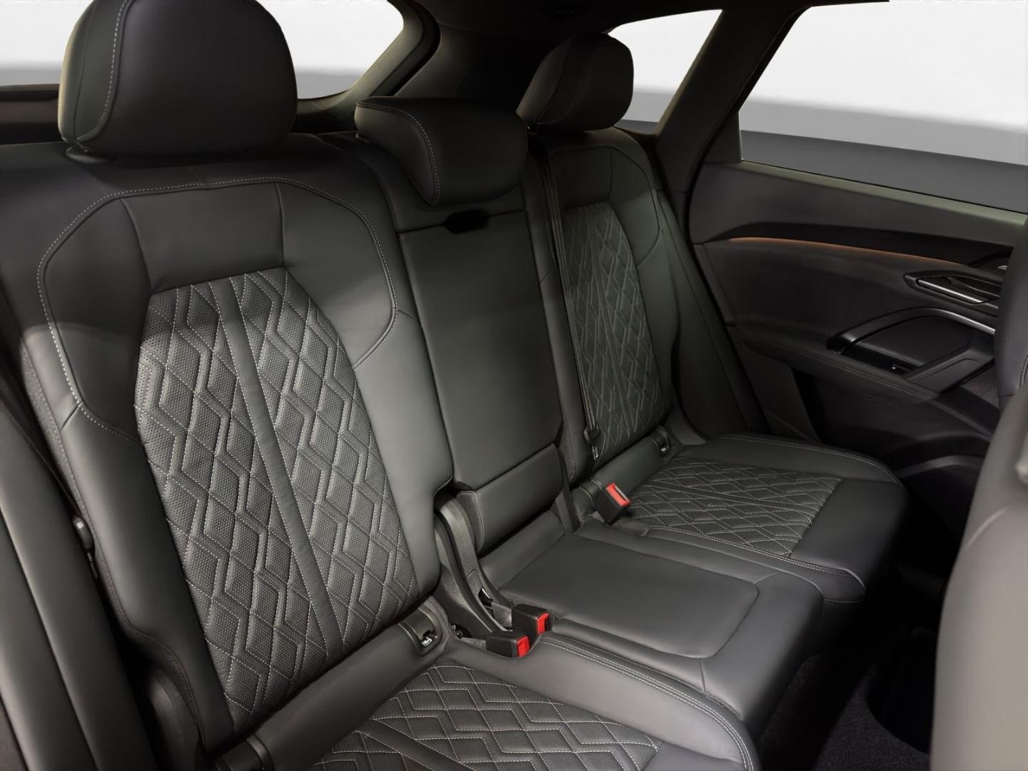 Bild über Audi Q5 SUV TFSI quattro 150 kW S tronic - für weitere Informationen kontaktieren Sie den Audi Partner