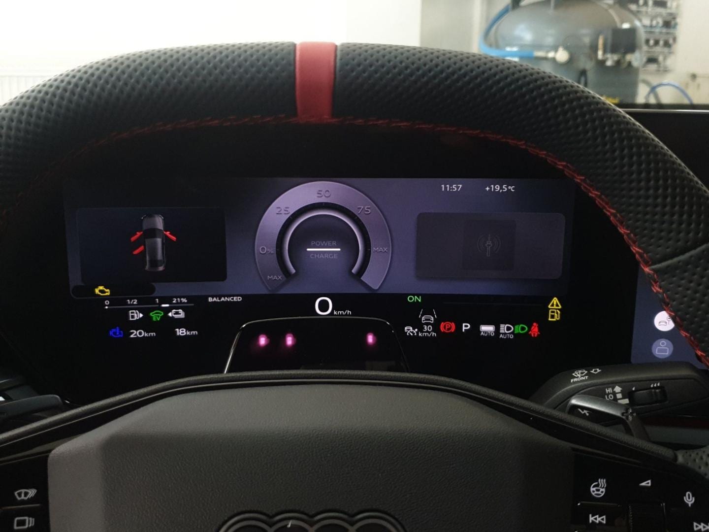 Bild über Audi RS 5 Limousine TFSI quattro 470 kW tiptronic - für weitere Informationen kontaktieren Sie den Audi Partner