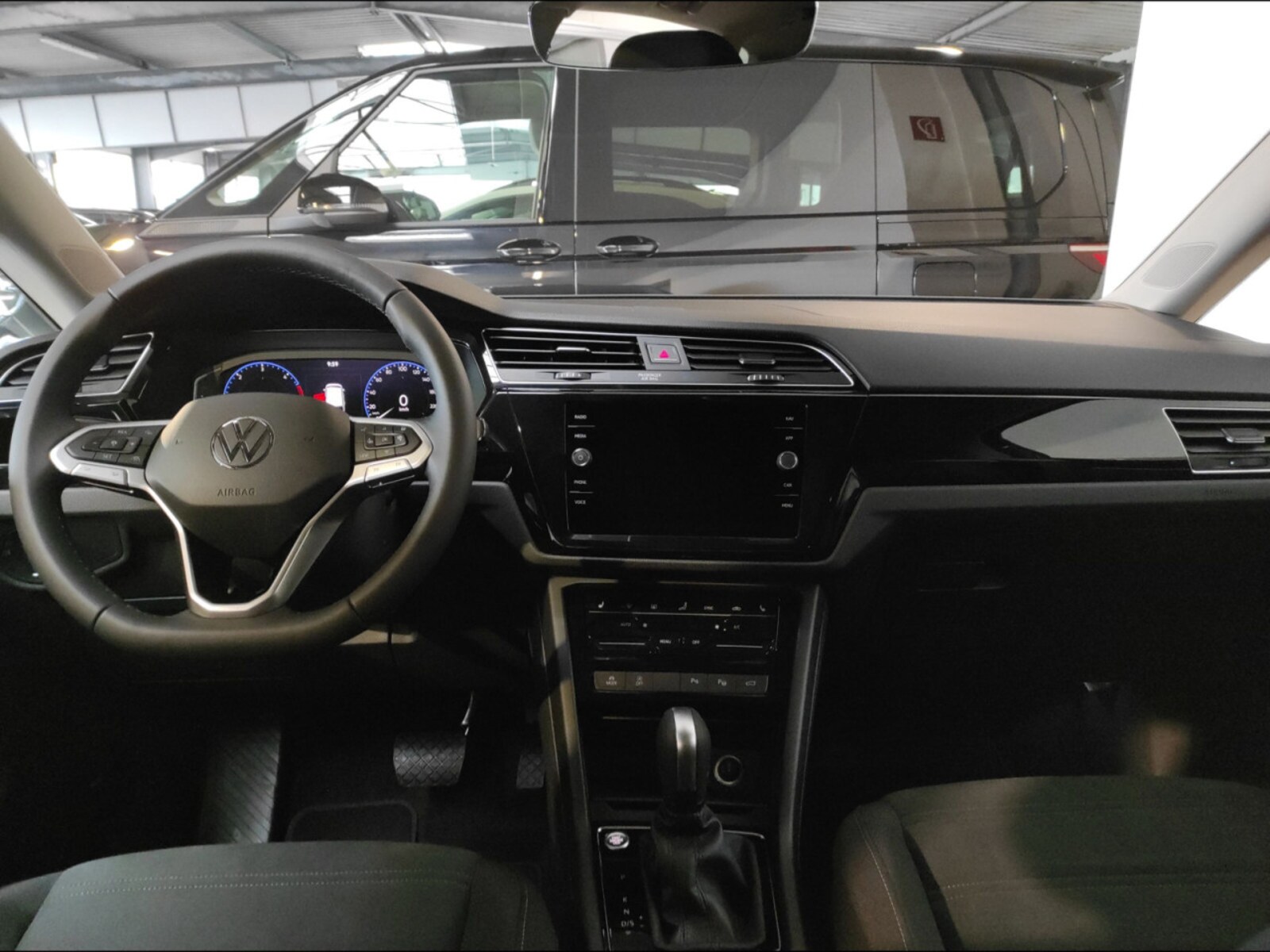 Volkswagen Touran – Bild 8