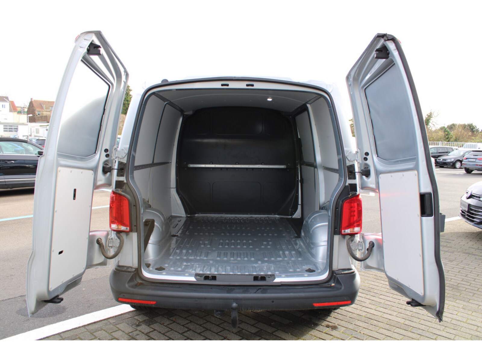 Volkswagen T6.1 Transporter Kasten kurzer Radstand – Bild 11
