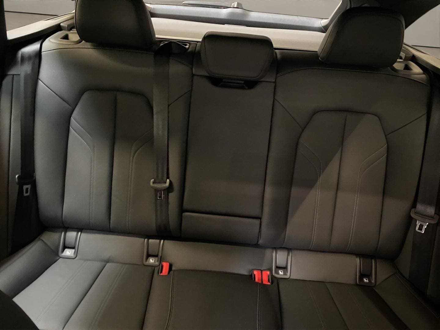 Bild über Audi A6 Avant TDI 150 kW S tronic - für weitere Informationen kontaktieren Sie den Audi Partner