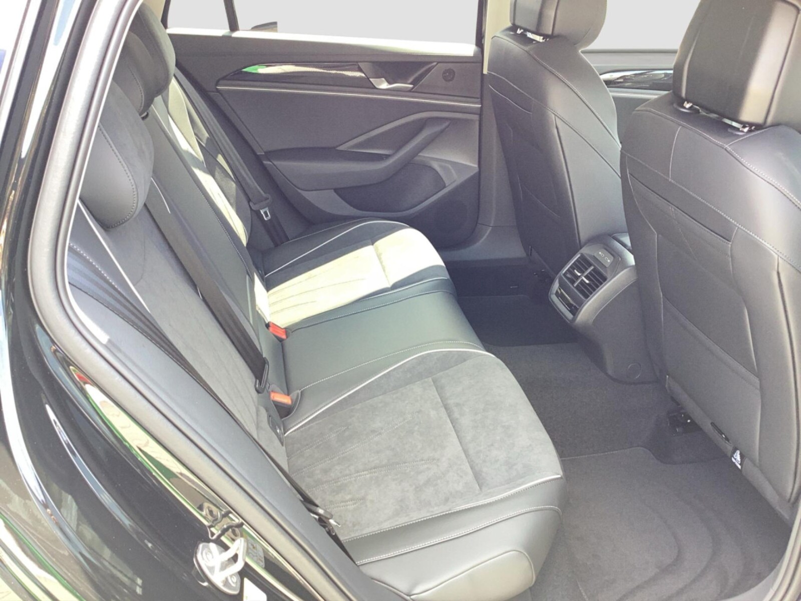 Volkswagen Passat – Bild 13