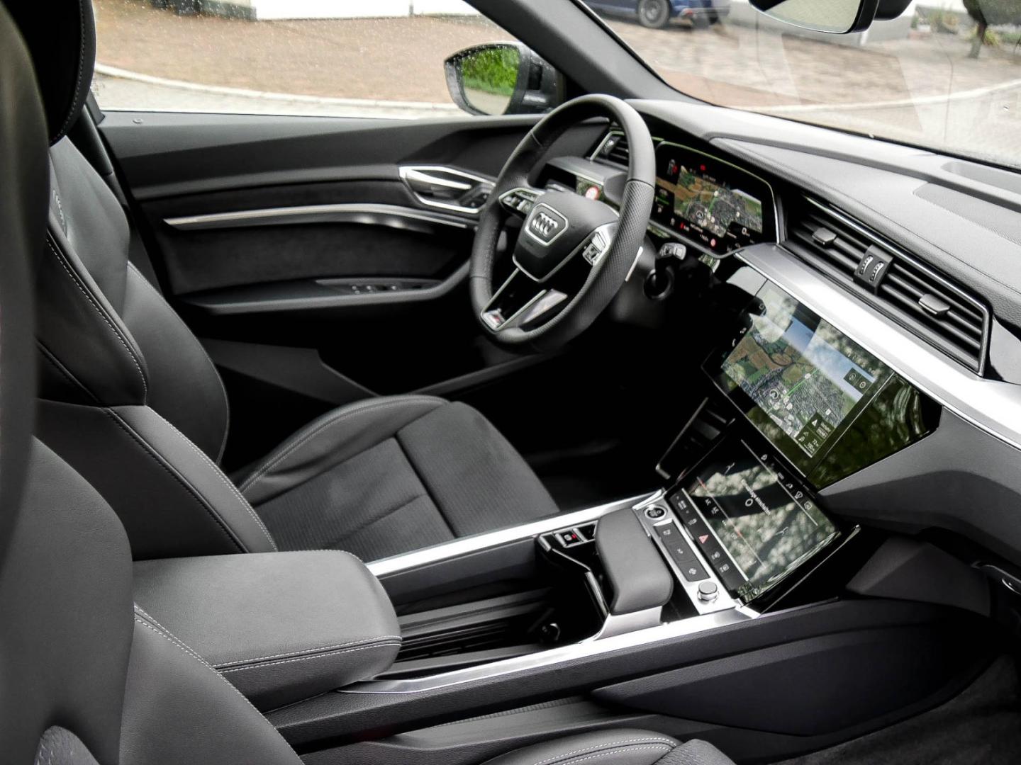 Image about Audi Q8 e-tron S line 55 e-tron quattro