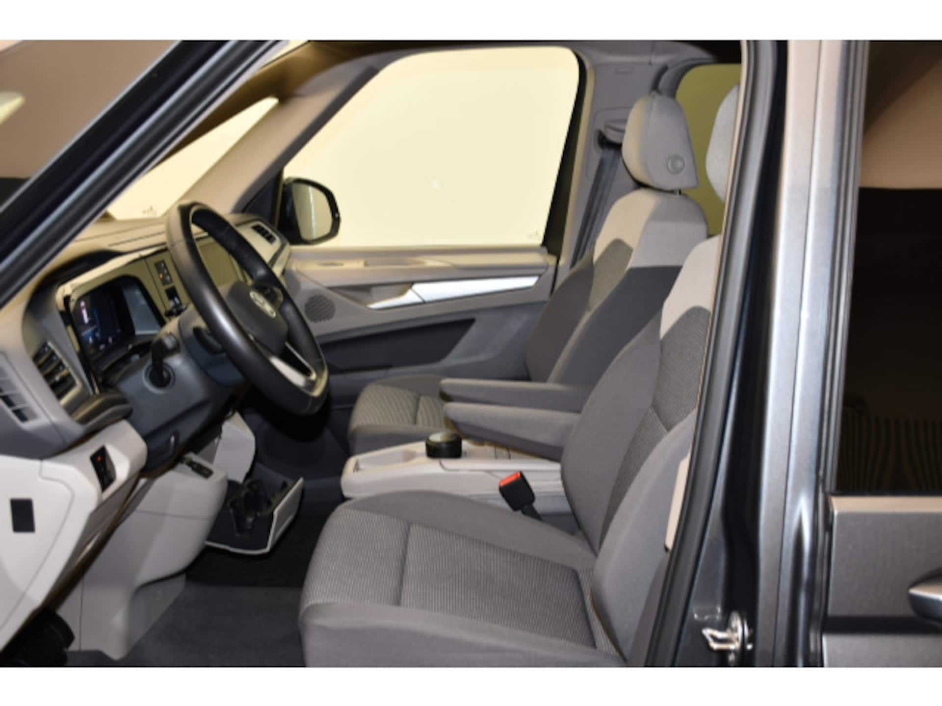 Volkswagen Multivan Basis-Modell